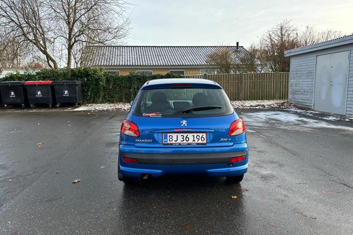 Blå Peugeot 206 fra 2011