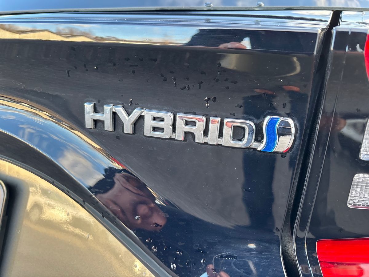 Bronze Toyota Yaris fra 2023