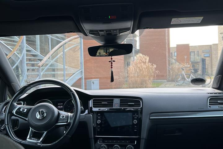 Brun VW Golf fra 2017