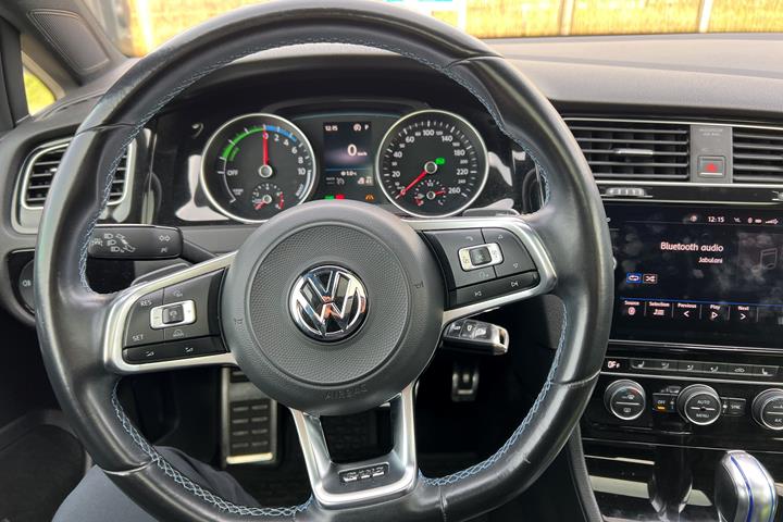 Brun VW Golf fra 2017