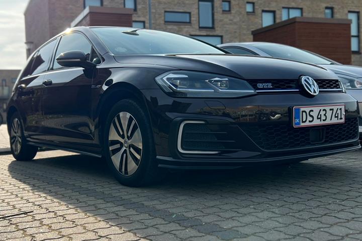 Brun VW Golf fra 2017