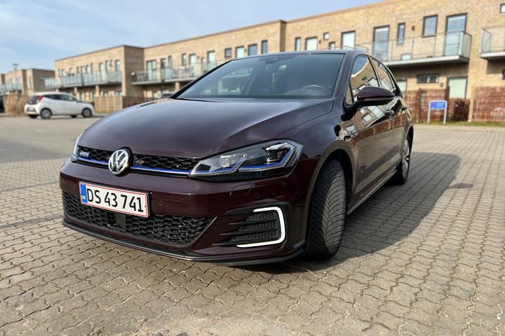 Brun VW Golf fra 2017