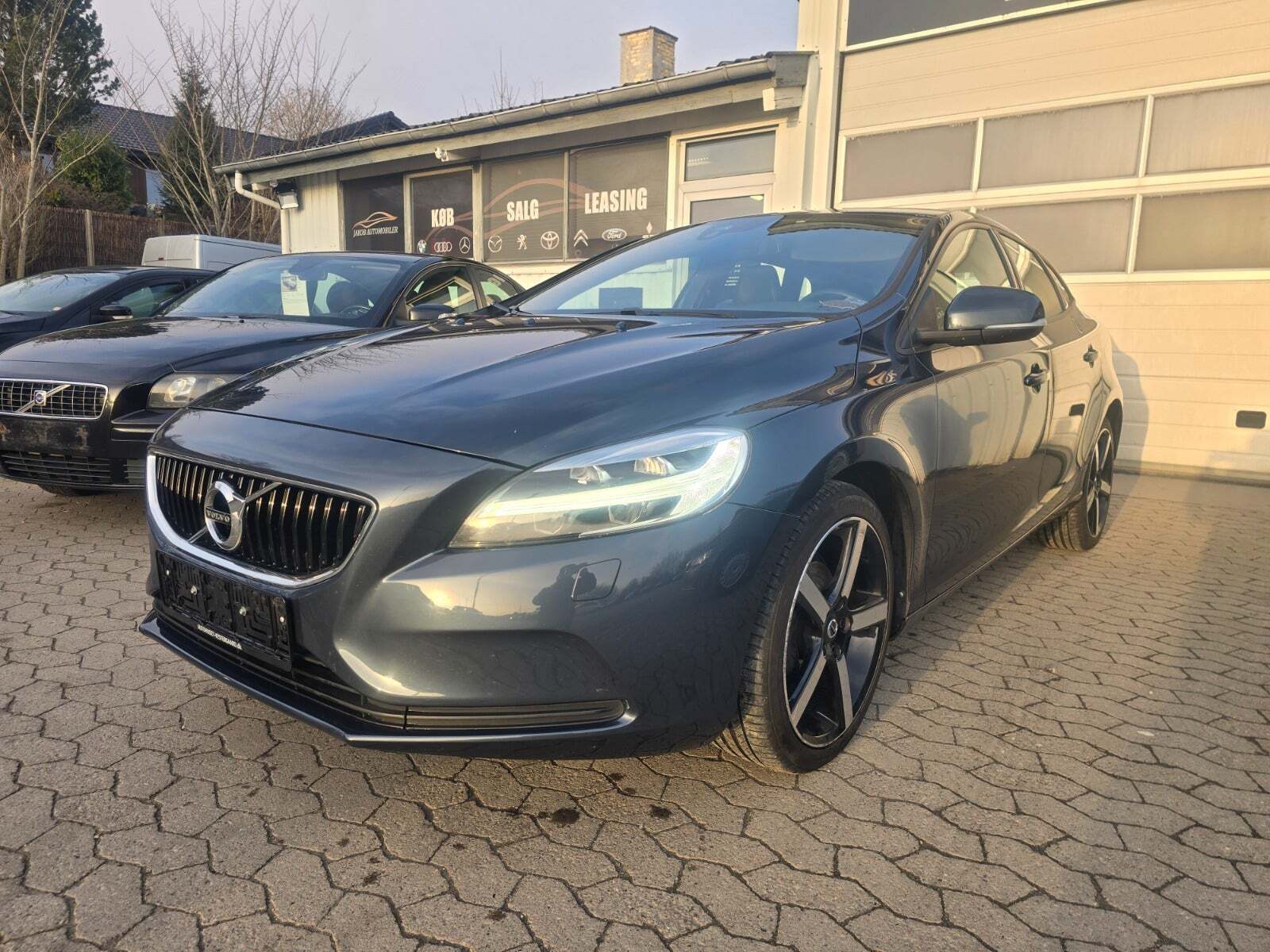 Volvo V40