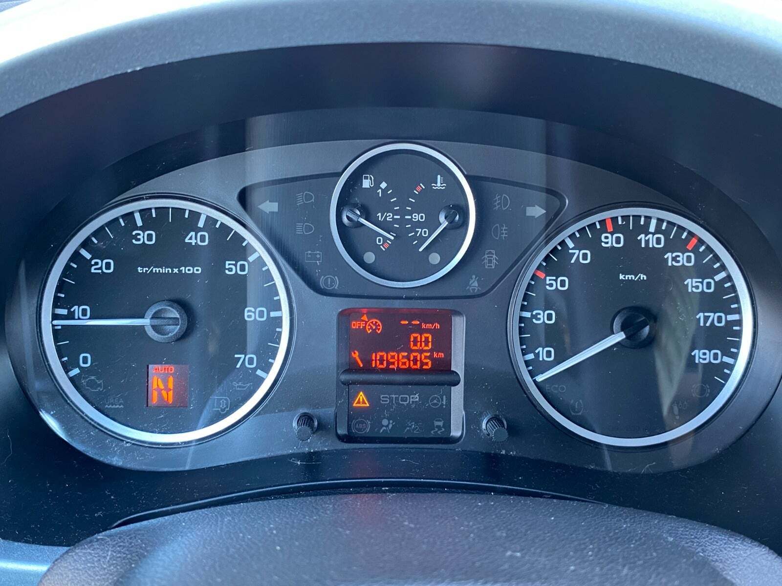 Grå Citroën Berlingo fra 2014