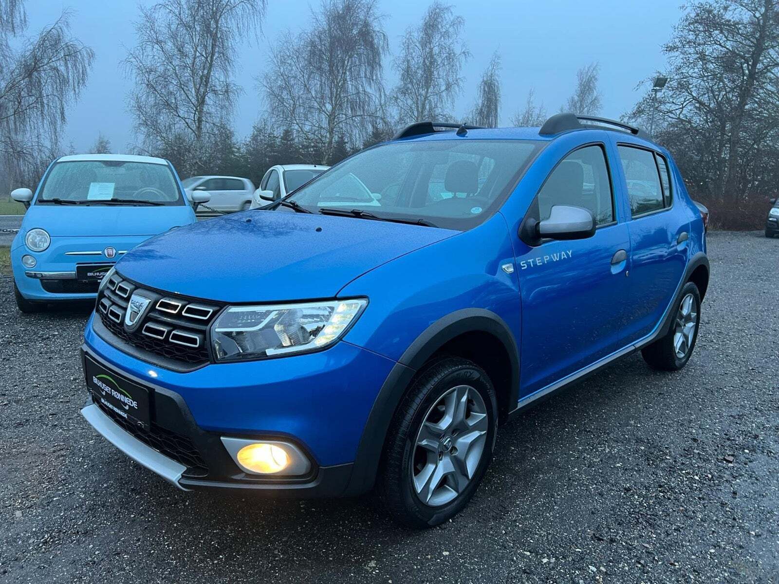 Blå Dacia Sandero Stepway fra 2017