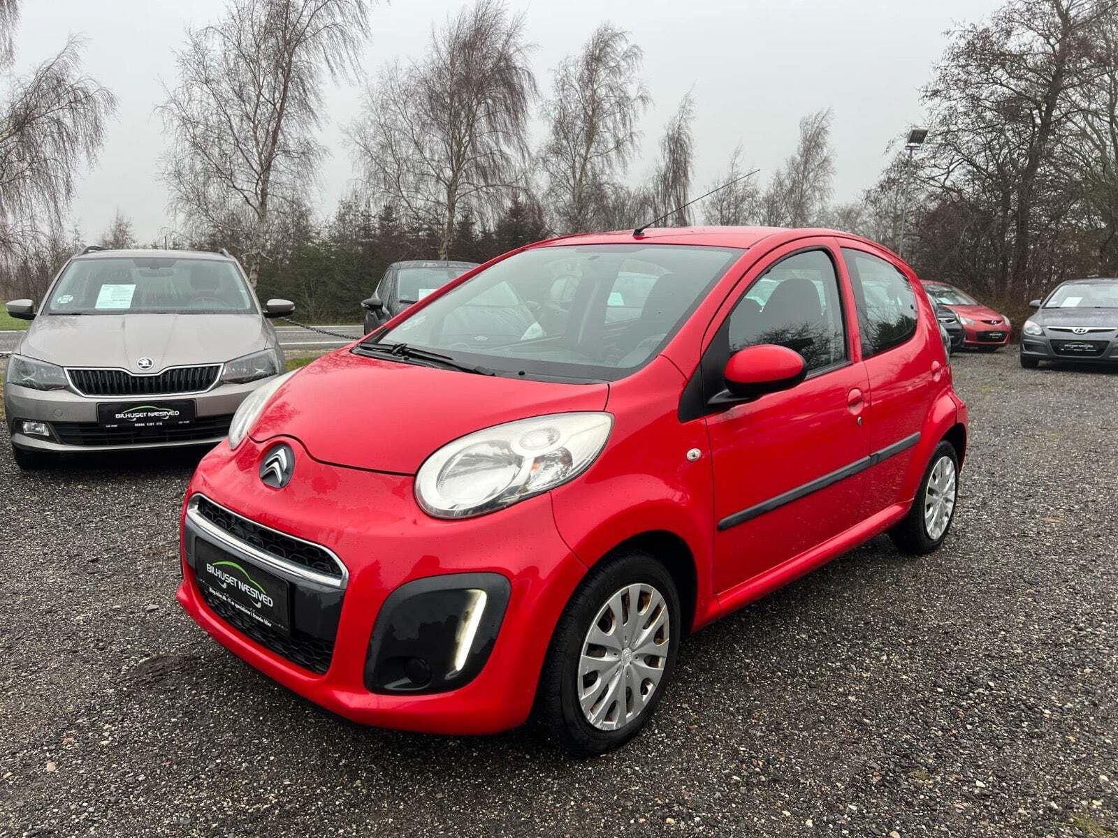 Rød Citroën C1 fra 2012 set udefra