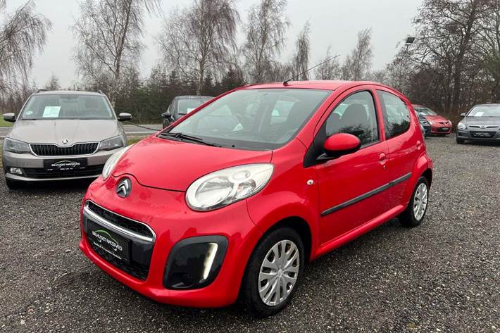 Rød Citroën C1 fra 2012 set udefra
