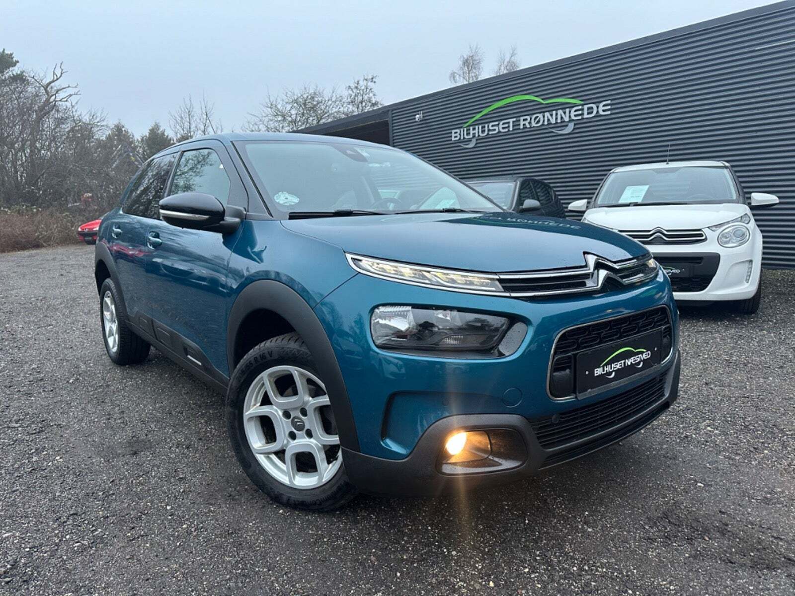 Blå Citroën C4 Cactus fra 2019 set udefra