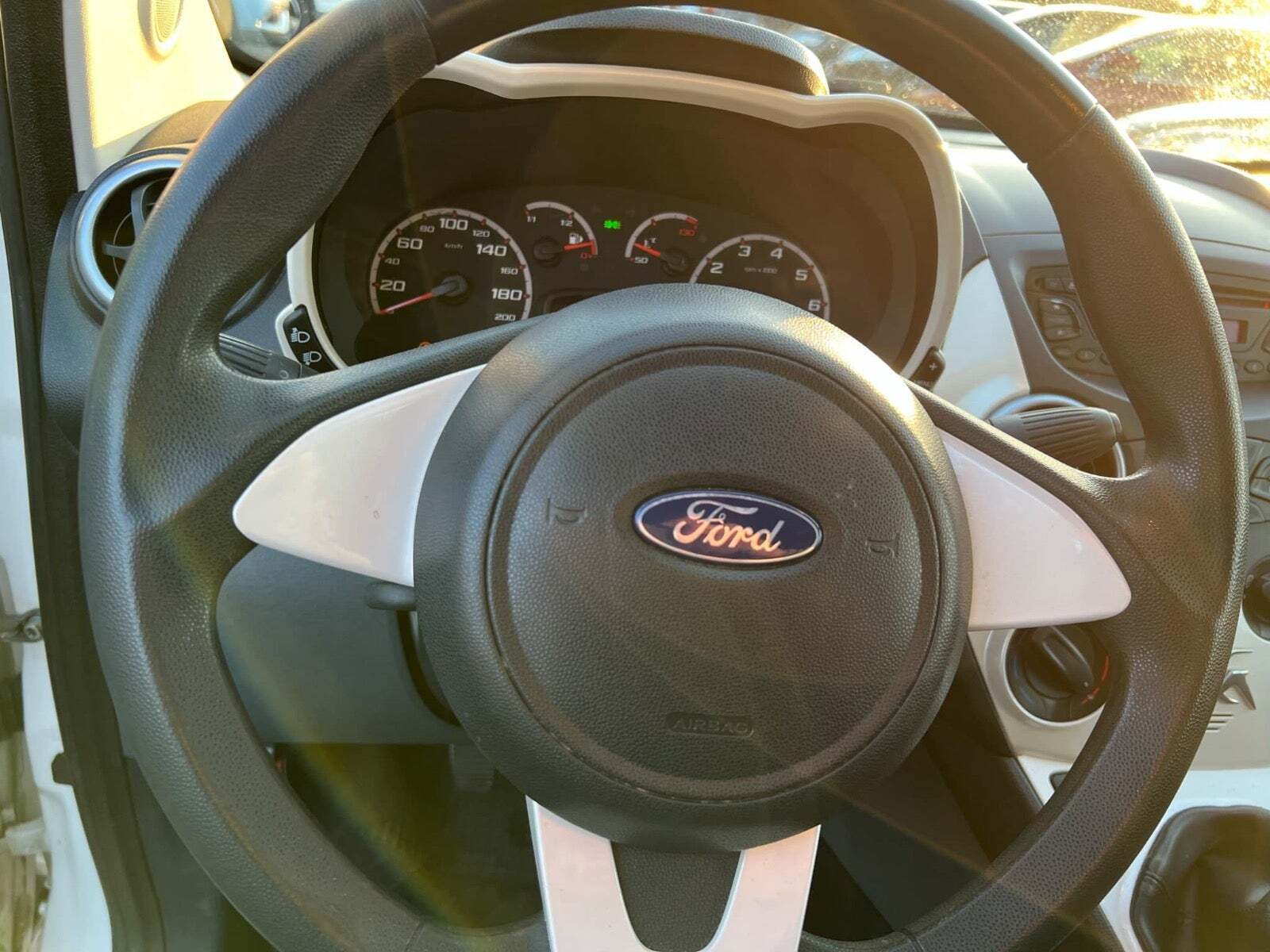 Hvid Ford Ka fra 2011