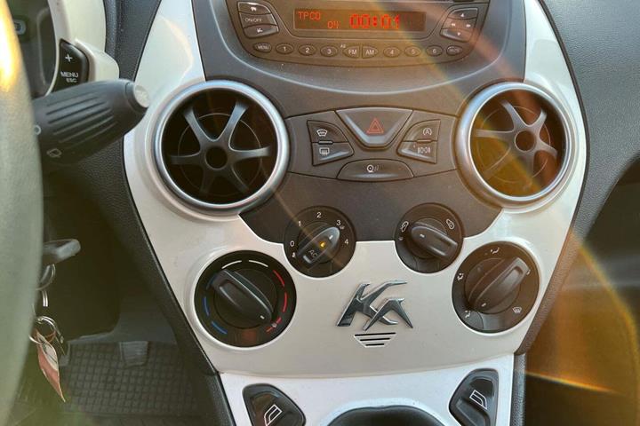 Hvid Ford Ka fra 2011