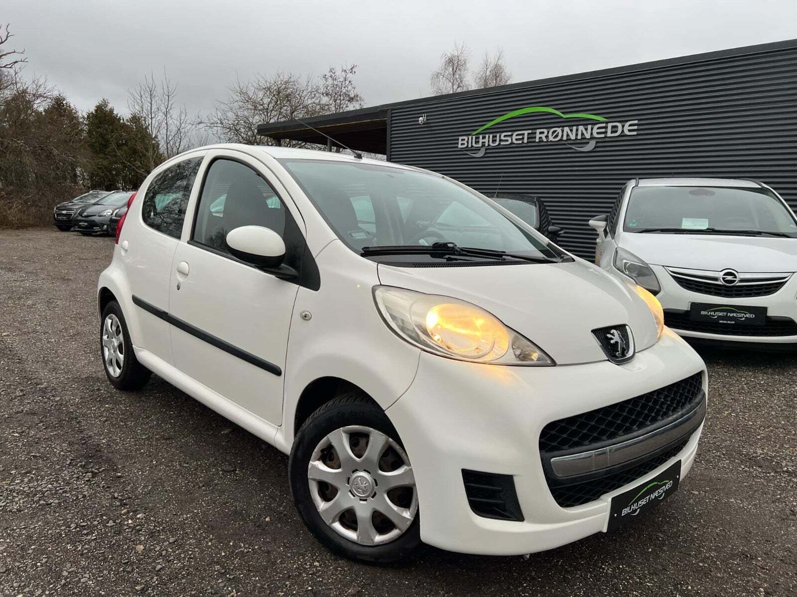 Hvid Peugeot 107 fra 2010