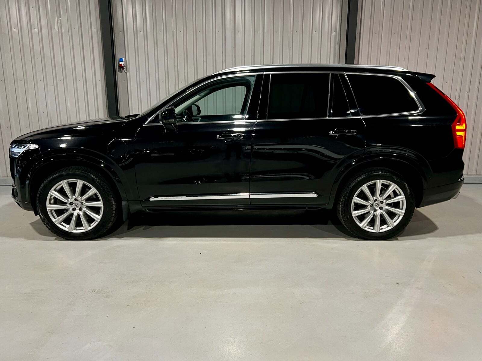 Sort Volvo XC90 fra 2016