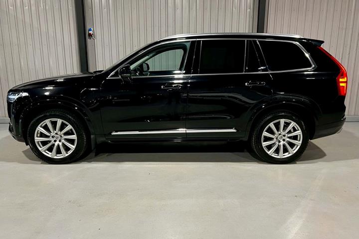 Sort Volvo XC90 fra 2016