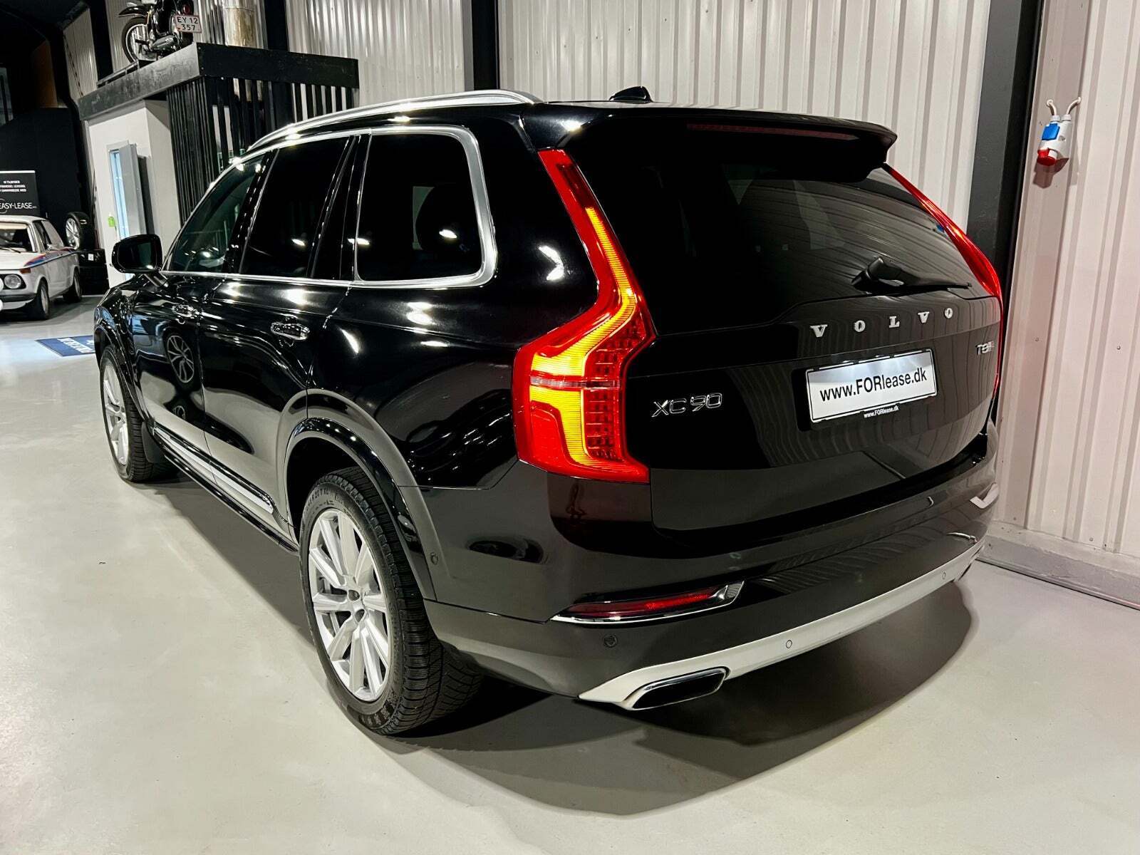 Sort Volvo XC90 fra 2016