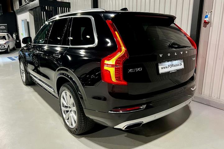 Sort Volvo XC90 fra 2016
