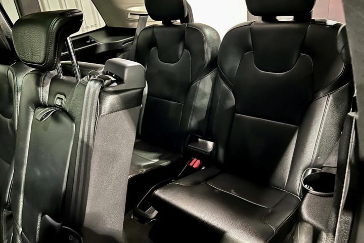 Sort Volvo XC90 fra 2016