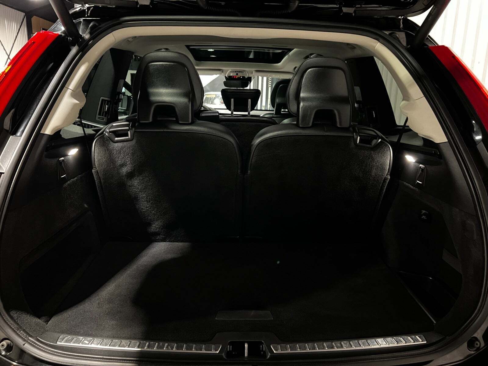 Sort Volvo XC90 fra 2016