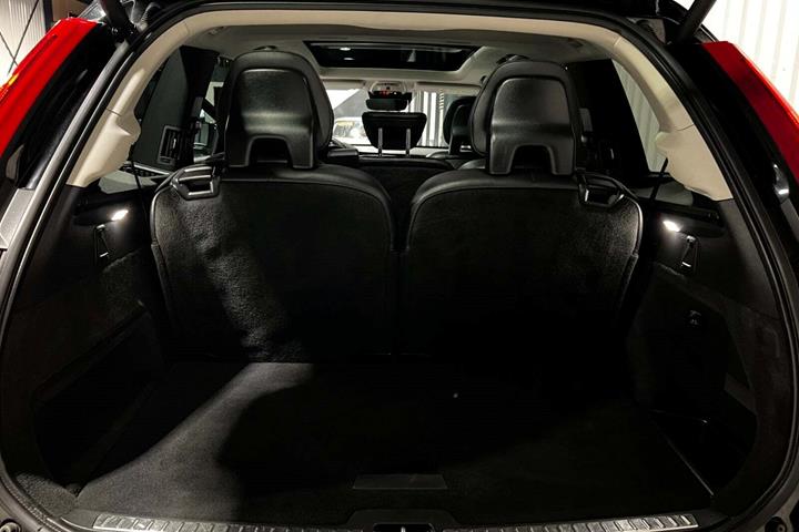Sort Volvo XC90 fra 2016