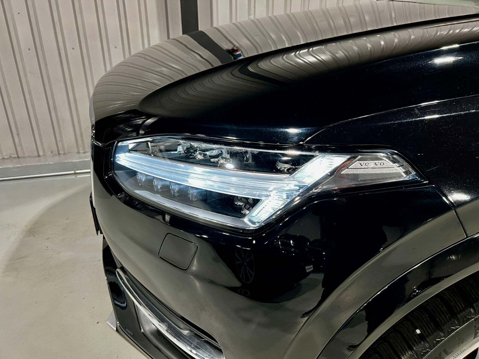 Sort Volvo XC90 fra 2016