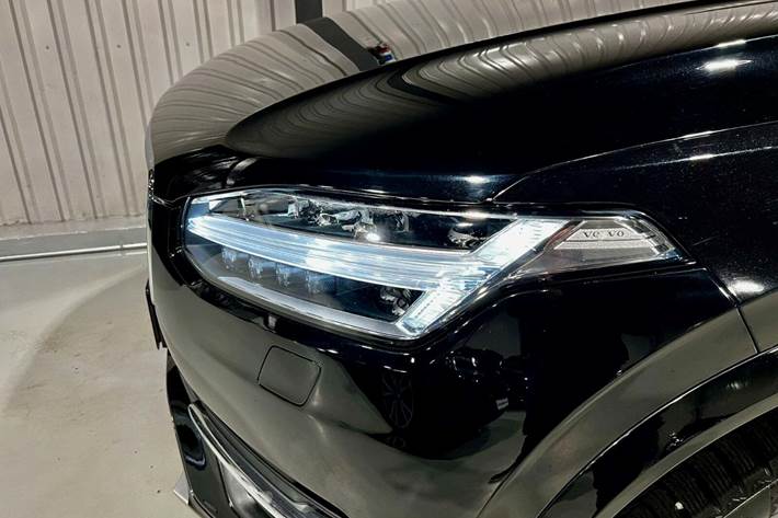 Sort Volvo XC90 fra 2016