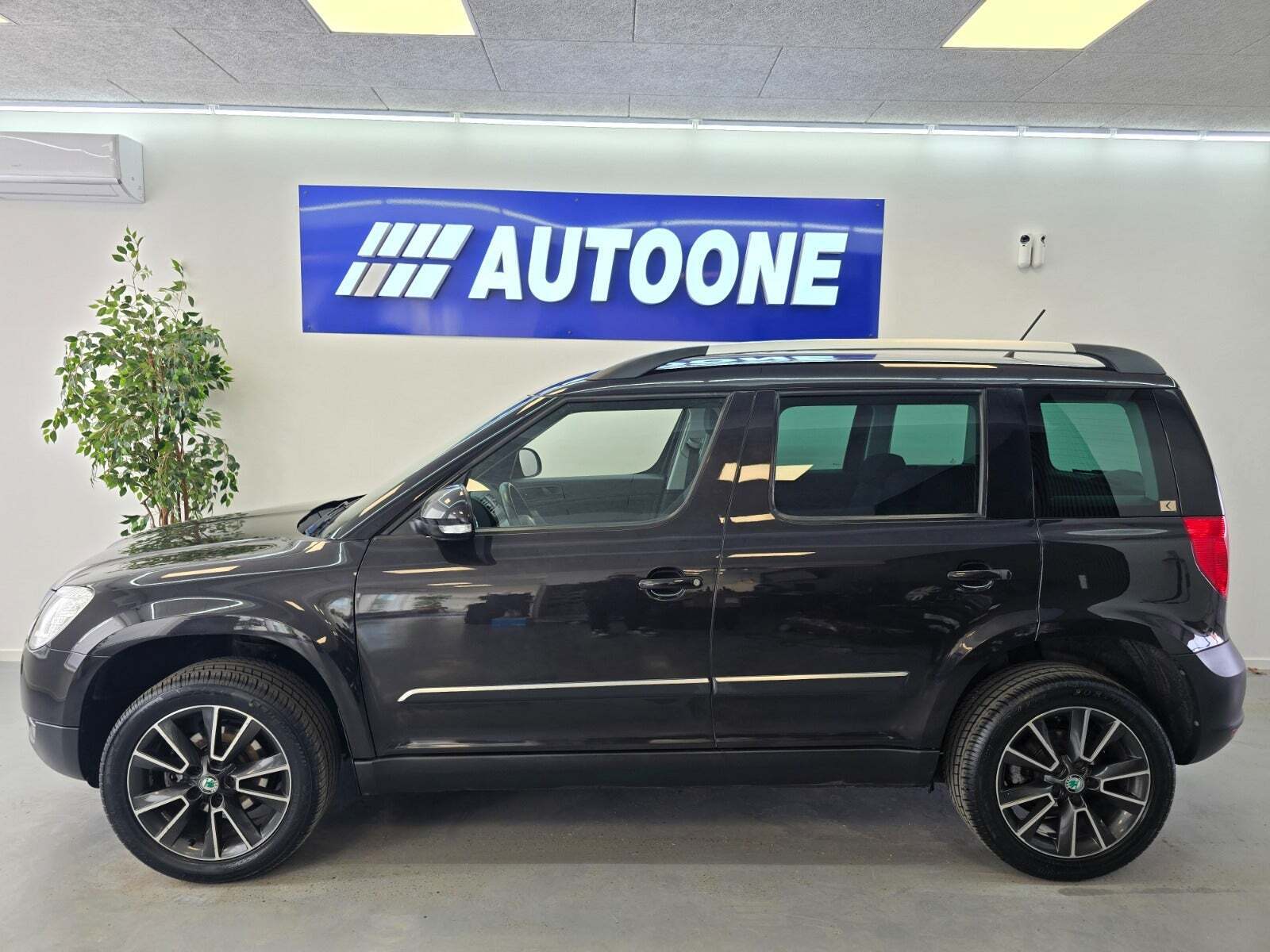 Sort Skoda Yeti fra 2013 set udefra