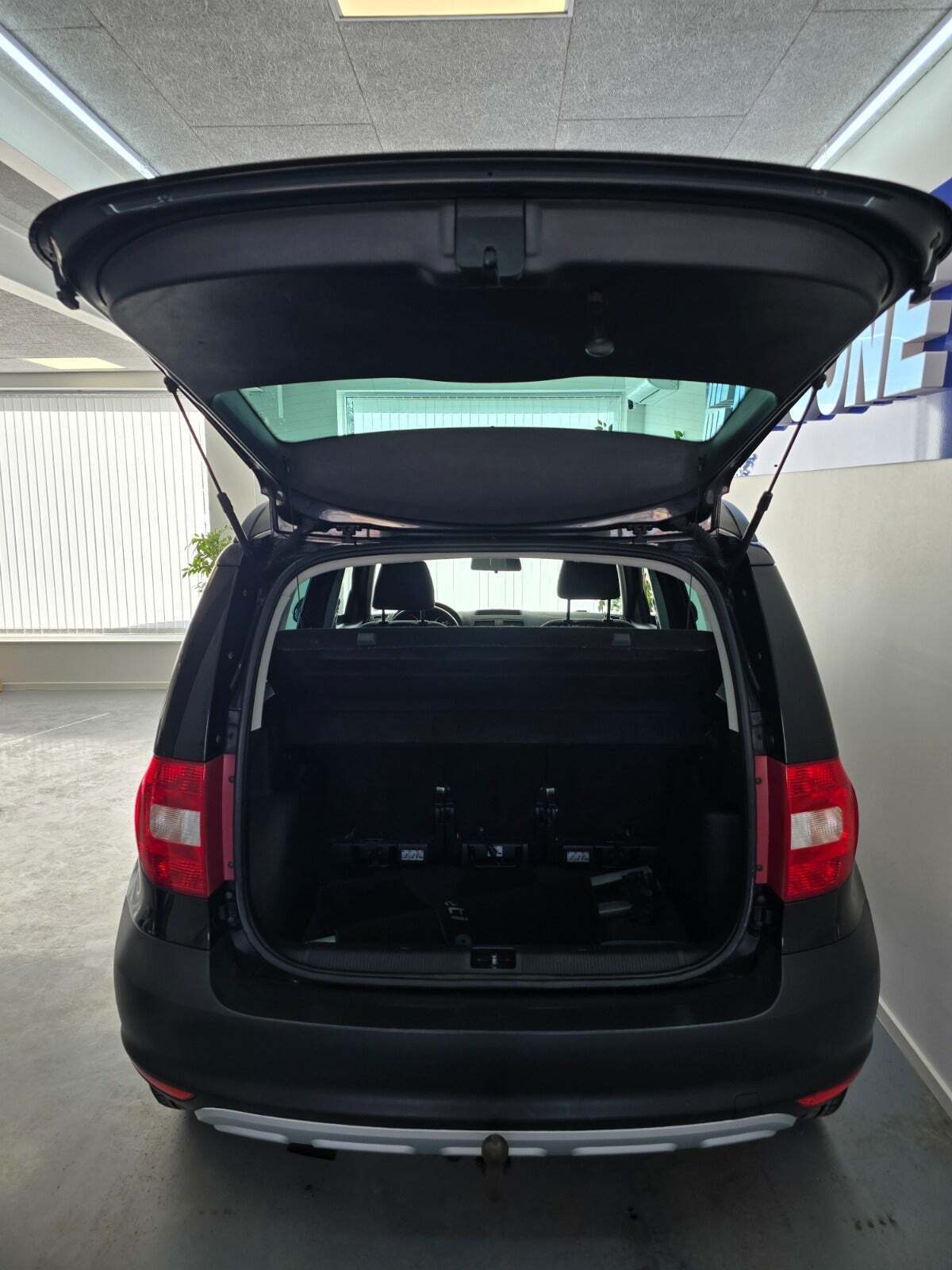 Sort Skoda Yeti fra 2013
