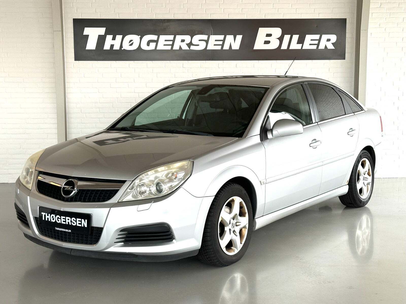 Sølv Opel Vectra fra 2009
