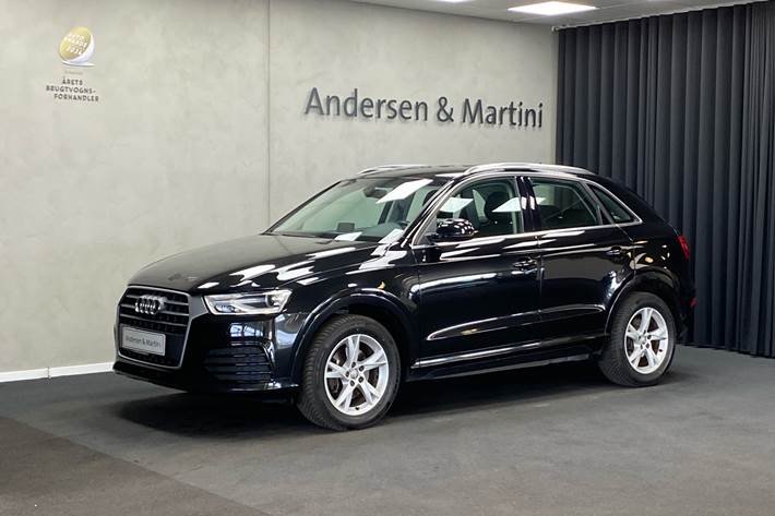Sort Audi Q3 fra 2018 set udefra