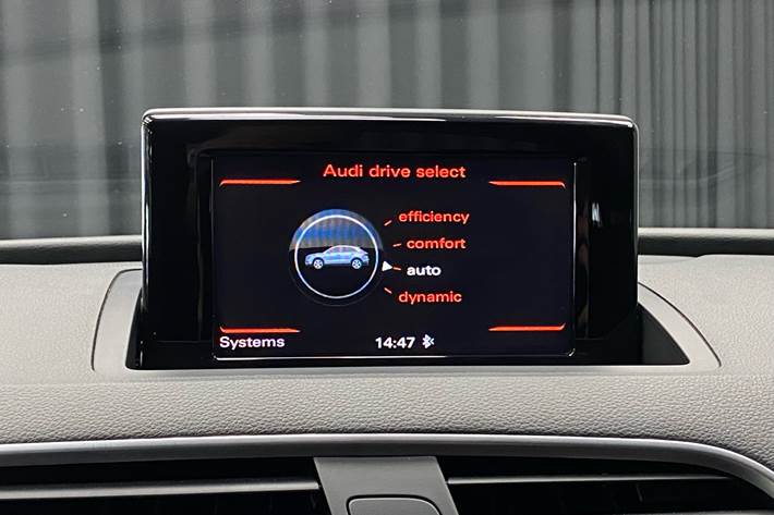 Sort Audi Q3 fra 2018 set indefra