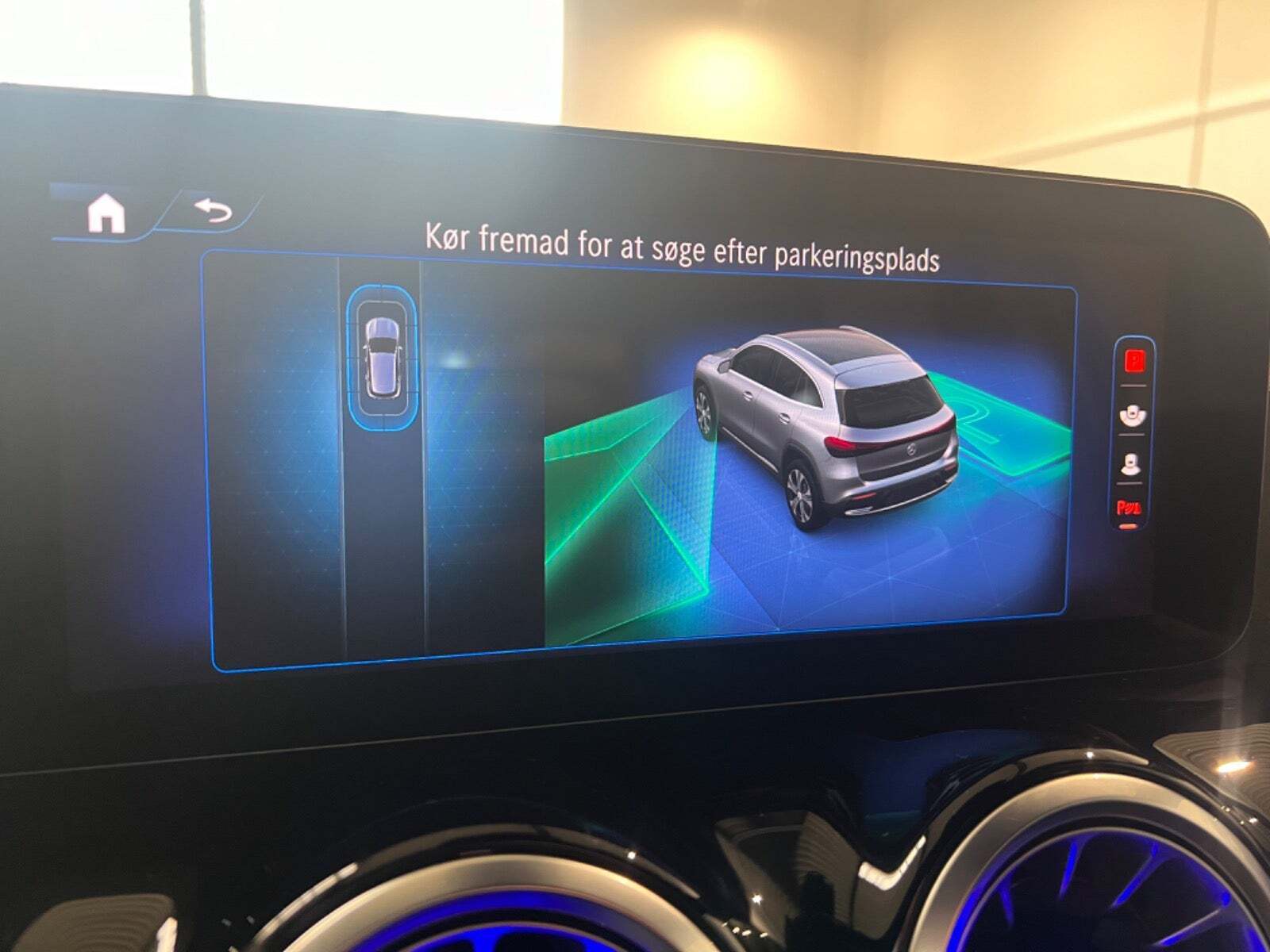 Sort Mercedes EQA250+ fra 2024