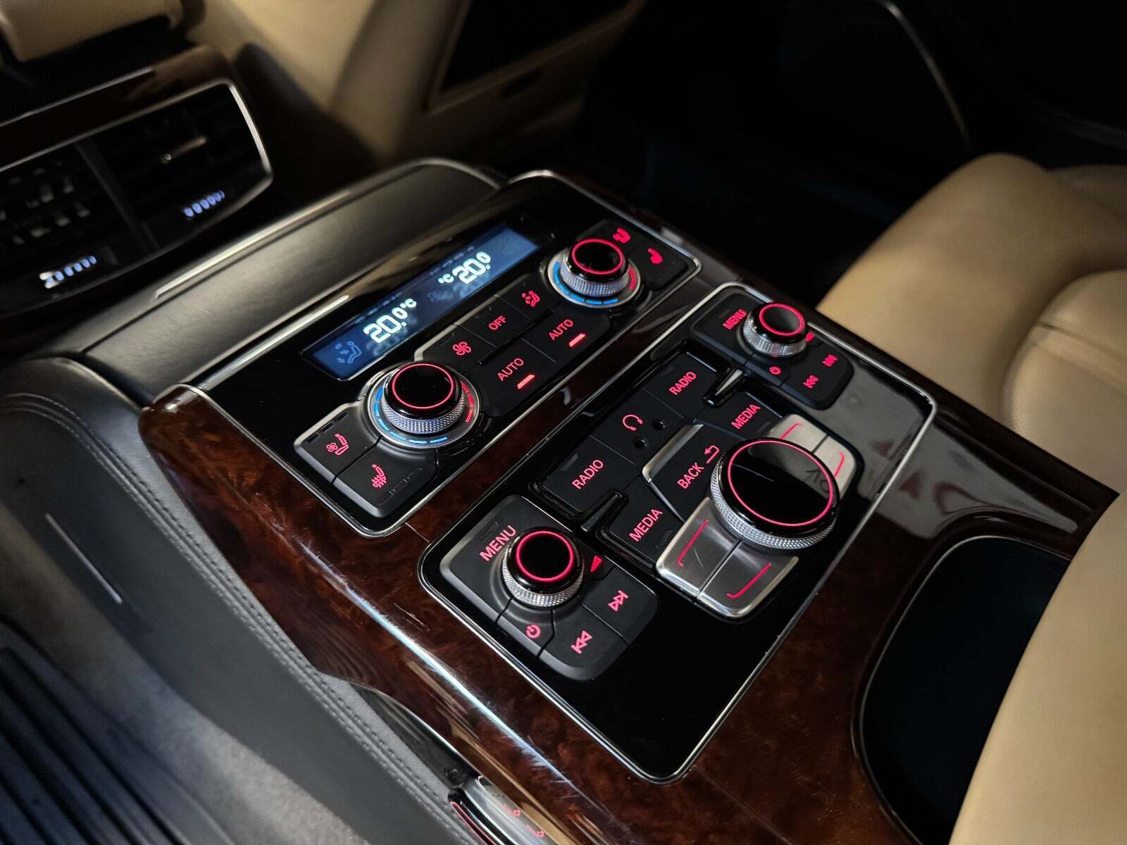 undefined Audi A8 fra 2011