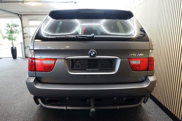Sort BMW X5 fra 2004