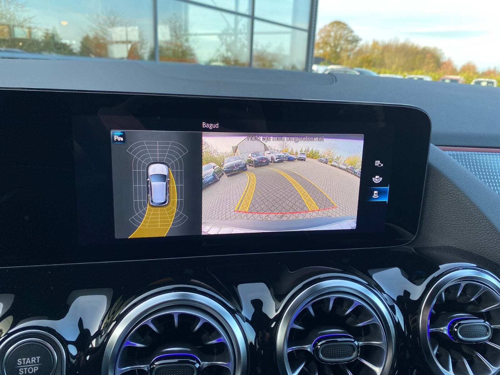 Grå Mercedes EQA250+ fra 2023