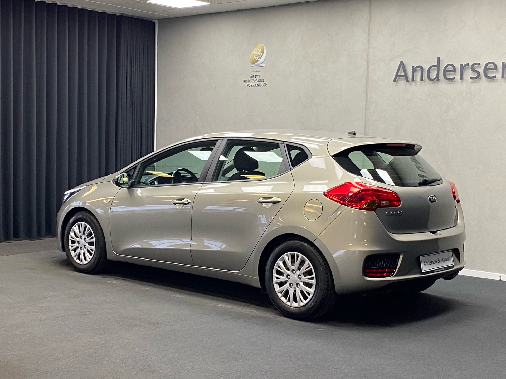 Sølv Kia Ceed fra 2016