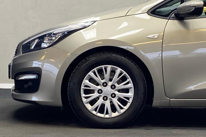 Sølv Kia Ceed fra 2016