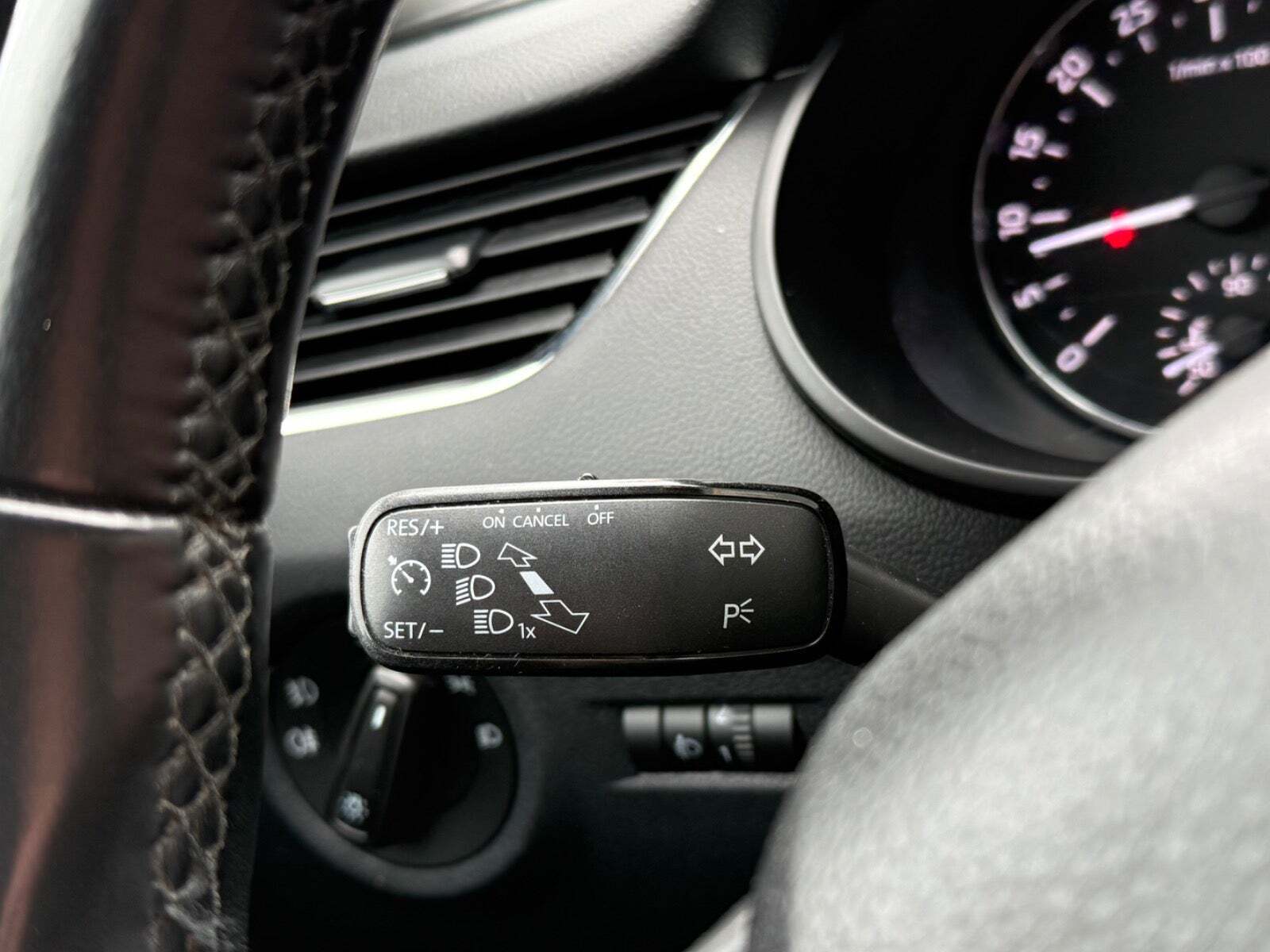 Brun Skoda Octavia fra 2015