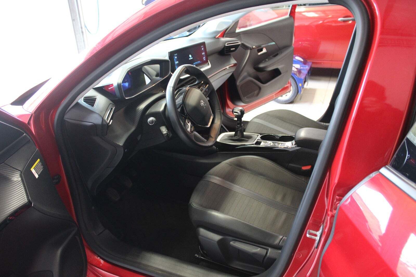 Peugeot 208 1,2 PureTech 100 Platin Sport