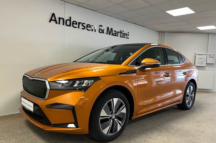 Orange Skoda Enyaq iV fra 2023