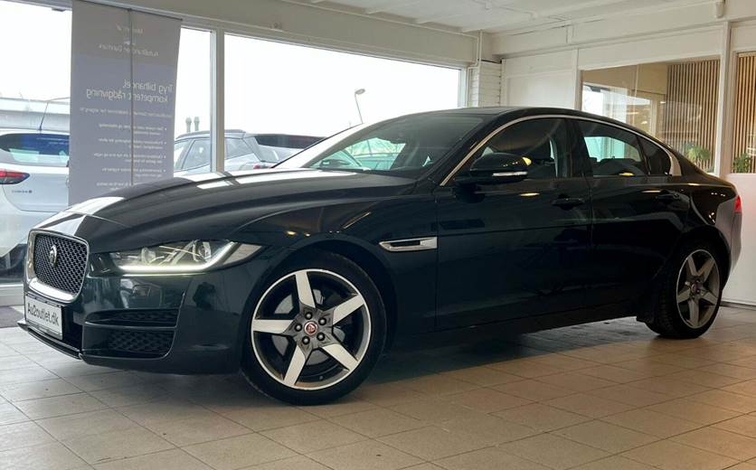 Jaguar XE