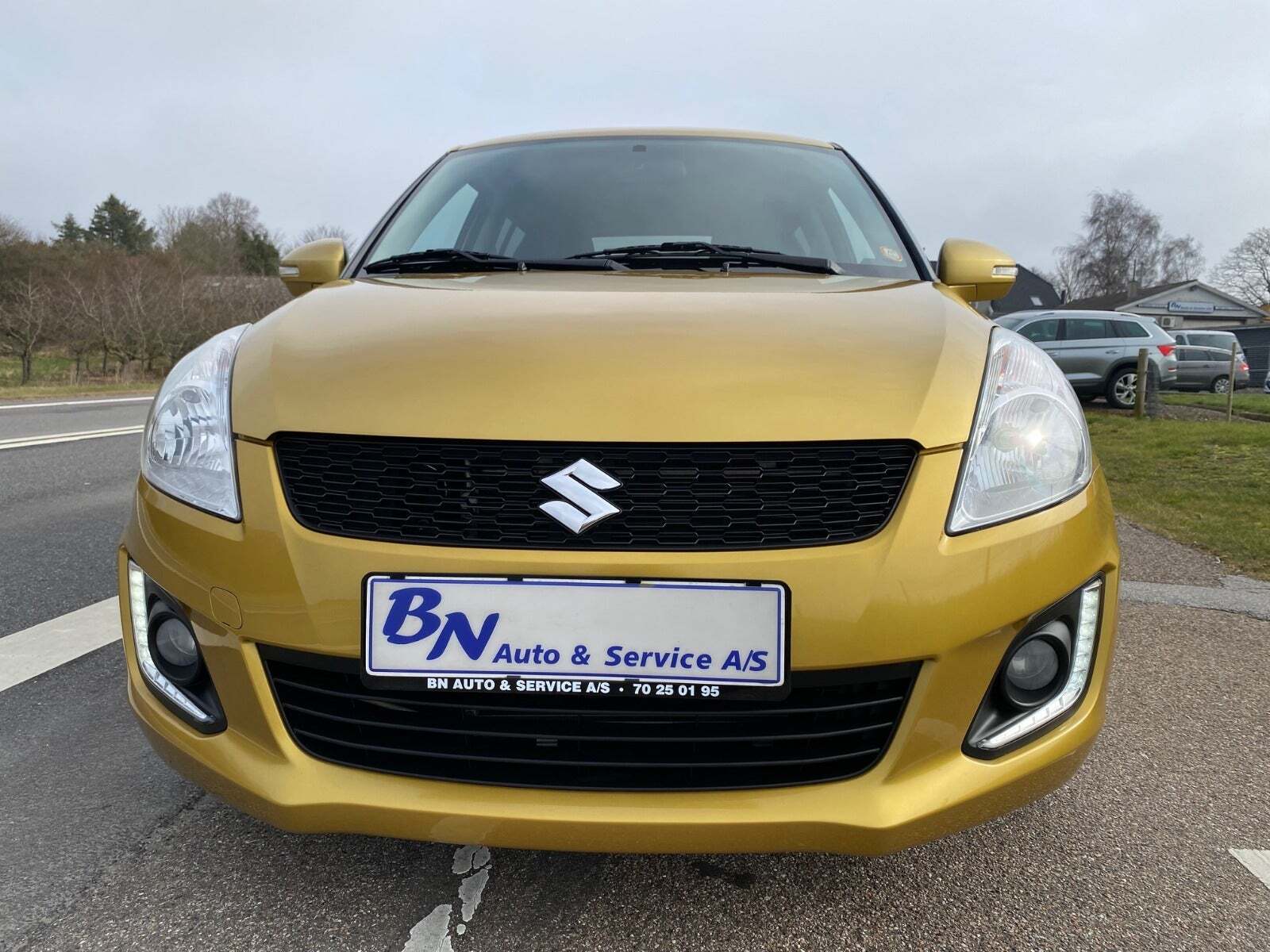 Gul Suzuki Swift fra 2016