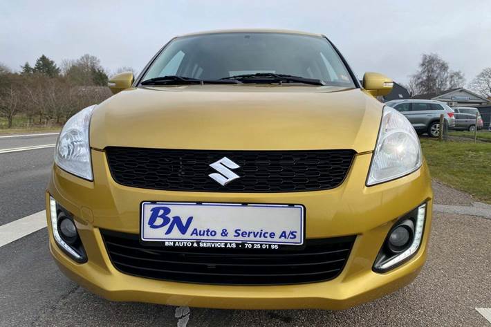 Gul Suzuki Swift fra 2016