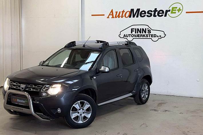 Grå Dacia Duster fra 2016 set udefra