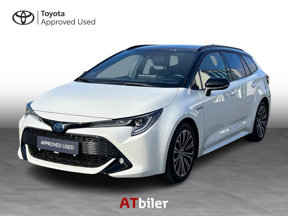 Hvid Toyota Corolla fra 2019 set udefra