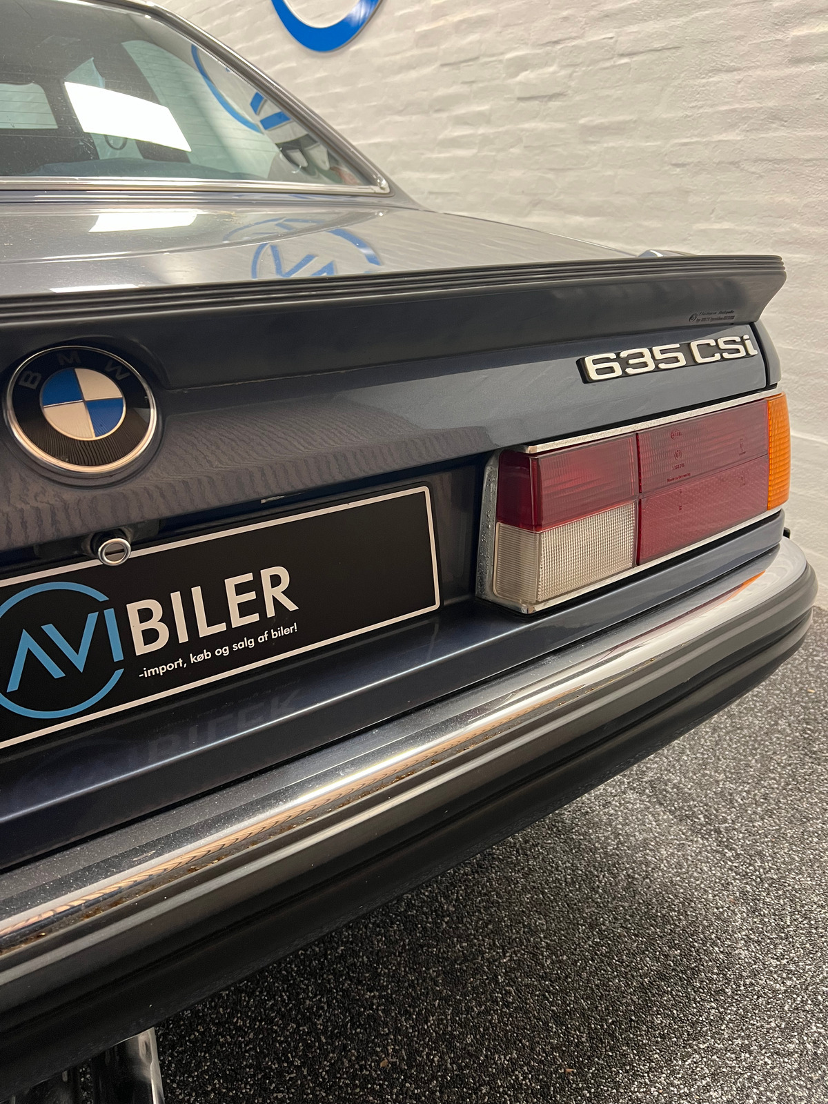 Blå BMW 635CSi fra 1981