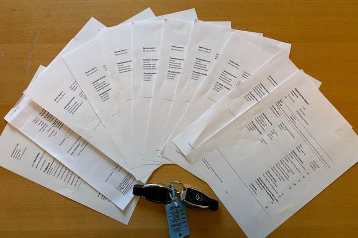 Blå Mercedes C200 fra 2015