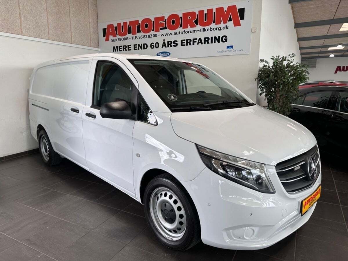 Hvid Mercedes Vito 119 fra 2021