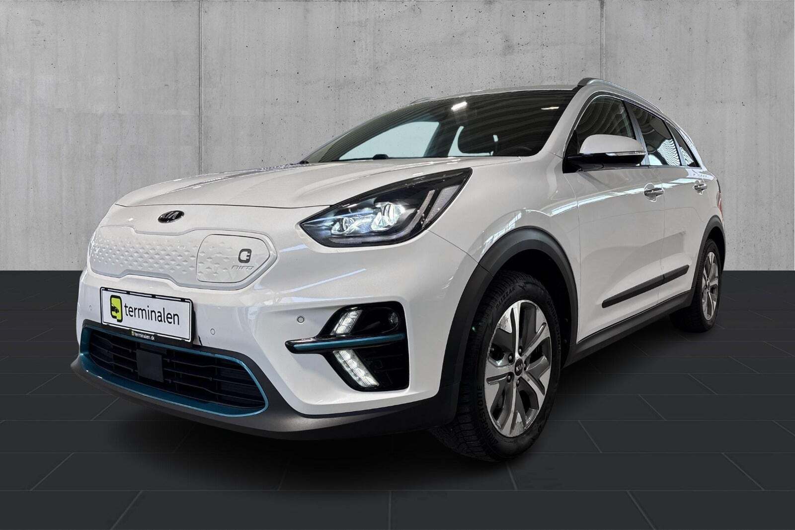 Hvid Kia e-Niro fra 2019 set udefra