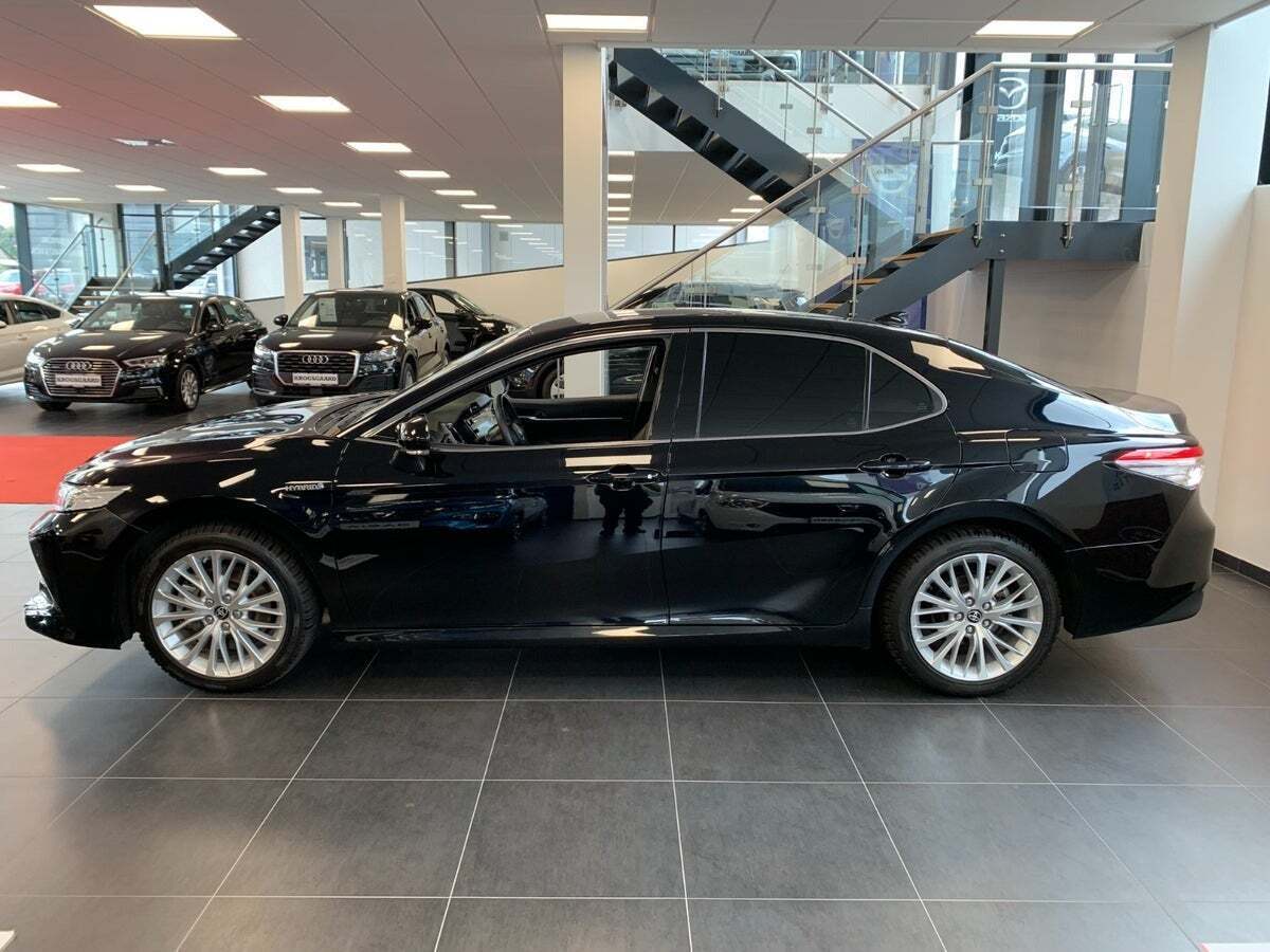 undefined Toyota Camry fra 2020