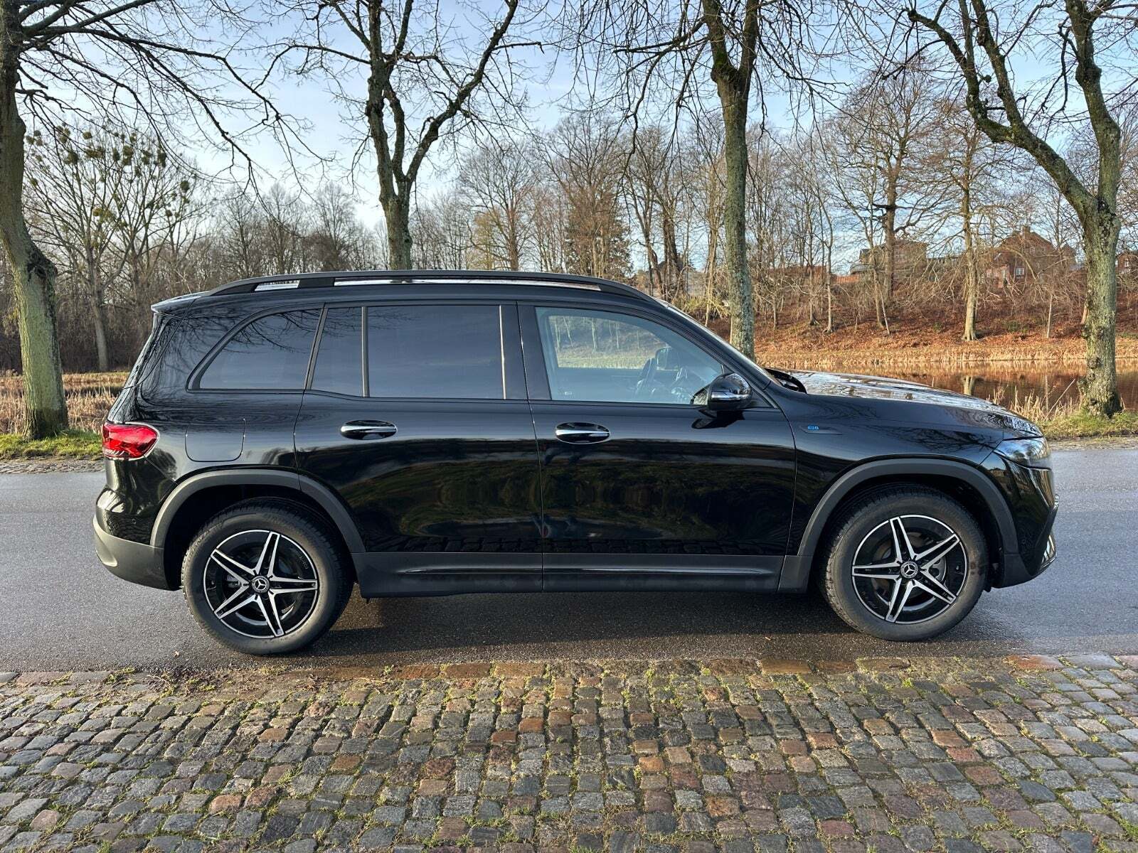 Mercedes EQB350