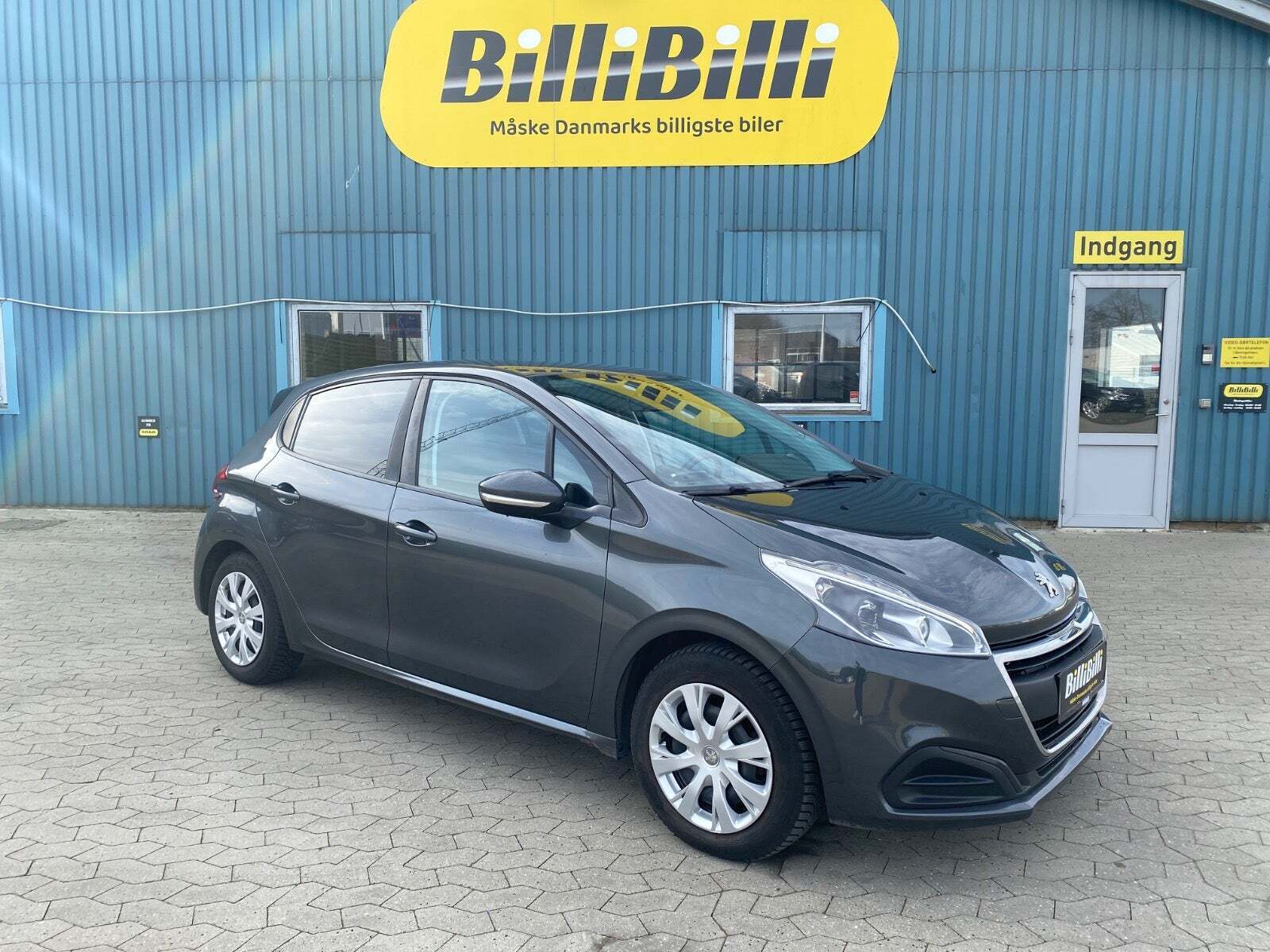 Grå Peugeot 208 fra 2016